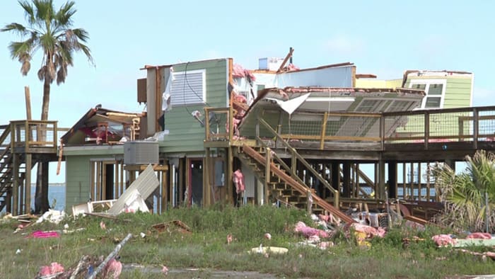  Tornado hits Rockport area, damages homes 