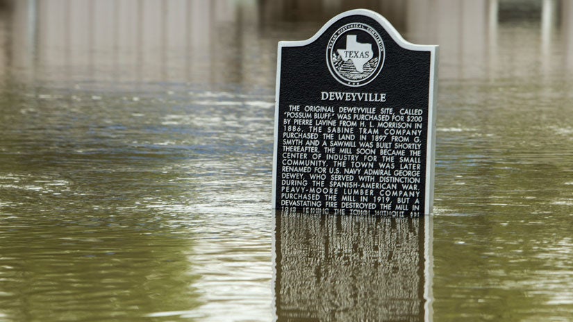  Sabine River Crests in Deweyville, Texas, But Problems Remain 