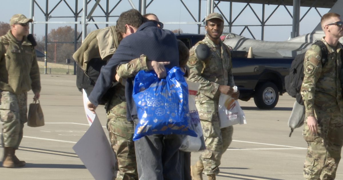   
																'It was a long 4 months': Over 275 Airmen return to Oklahoma Air National Guard after deployment 
															 