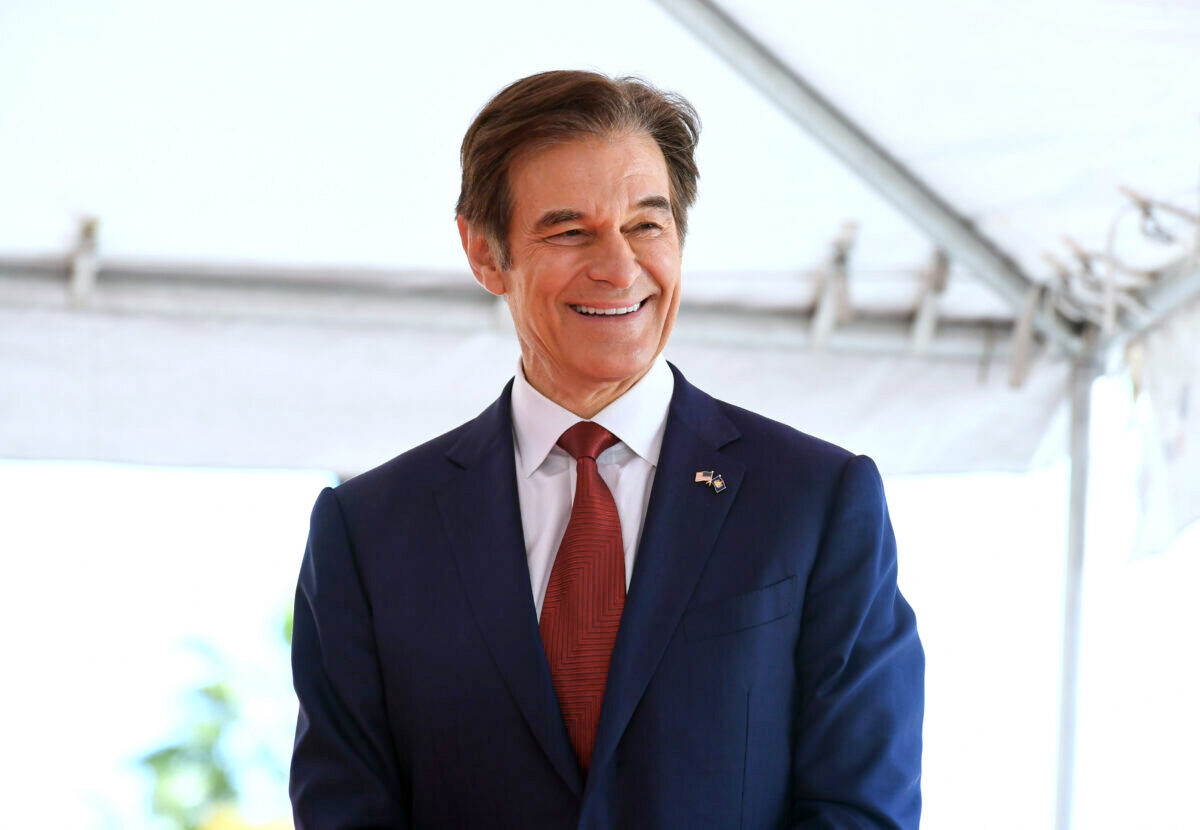  Rally With Dr. Oz in Bensalem, Pennsylvania 