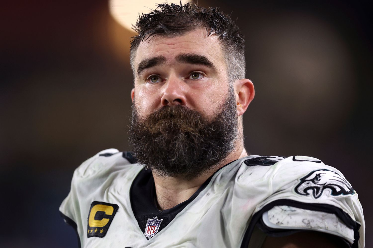  Jason Kelce Tells Teammates He’s Retiring from NFL After 13 Seasons with Philadelphia Eagles: Reports 