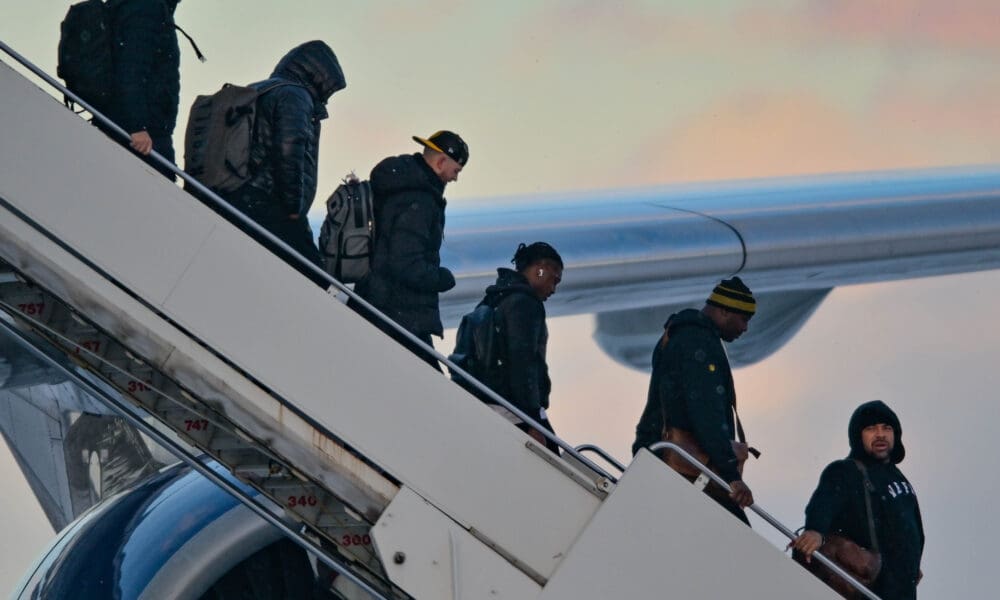   
																Watch: Steelers Arrive in Buffalo for Playoff Game 
															 