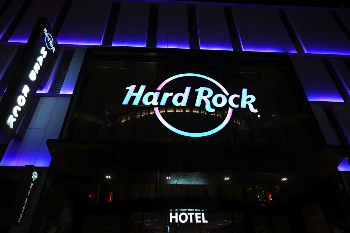  Tribe Signs Deal To Bring Hard Rock Casino To SE Wisconsin 