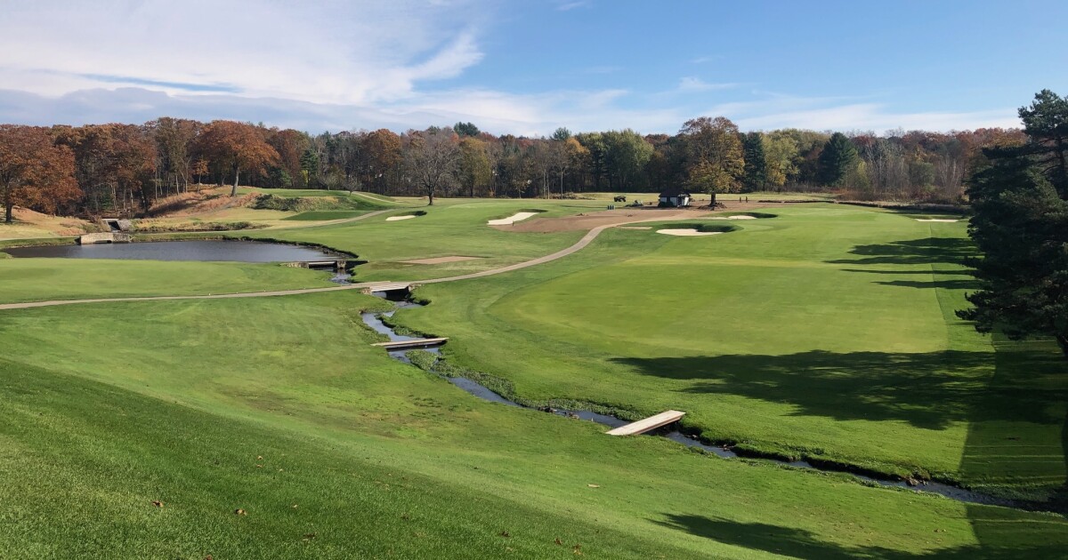  Gil Hanse restores Worcester CC course's historic character 