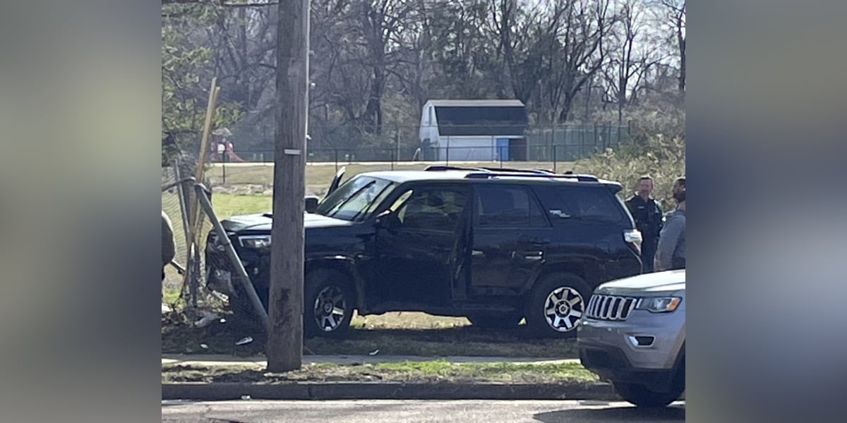  Southaven police pursuit ends in crash on Shelby Drive 