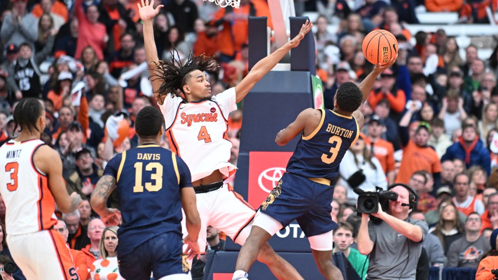   
																Notre Dame's Near Epic Comeback at Syracuse: The Best Photos 
															 