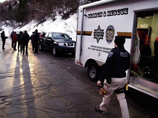  4 skiers killed and 4 injured after triggering avalanche near Salt Lake City, Utah 