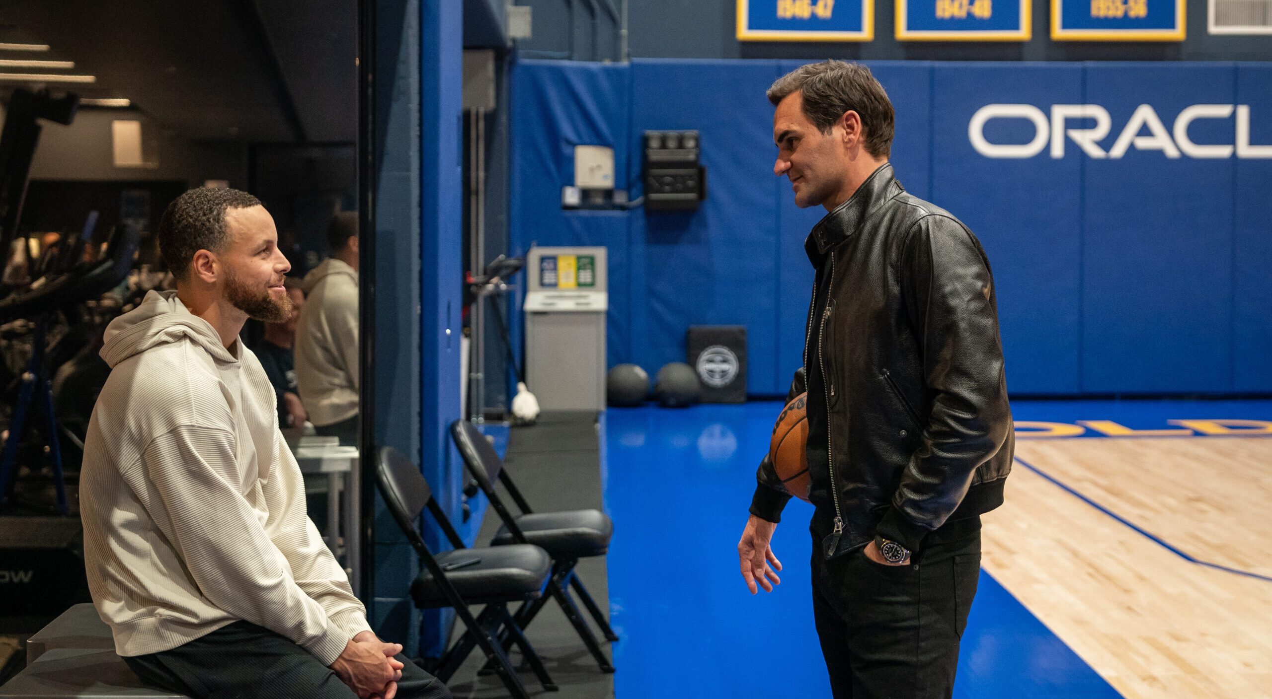   
																“Iconic”: Tennis Legend Roger Federer Meets Golden State Warriors Star Stephen Curry 
															 
