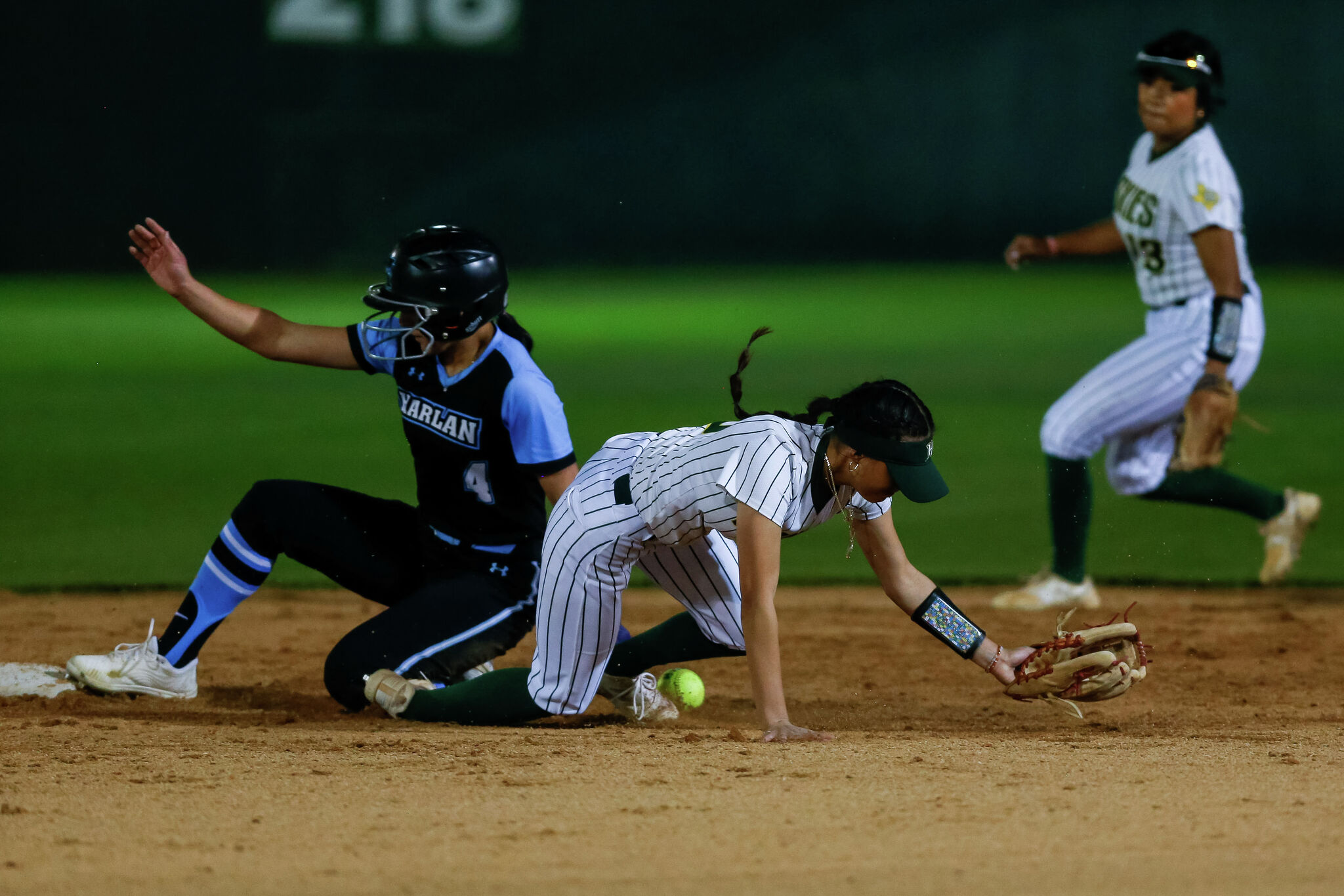  Harlan softball tops Holmes in tight District 29-6A game 