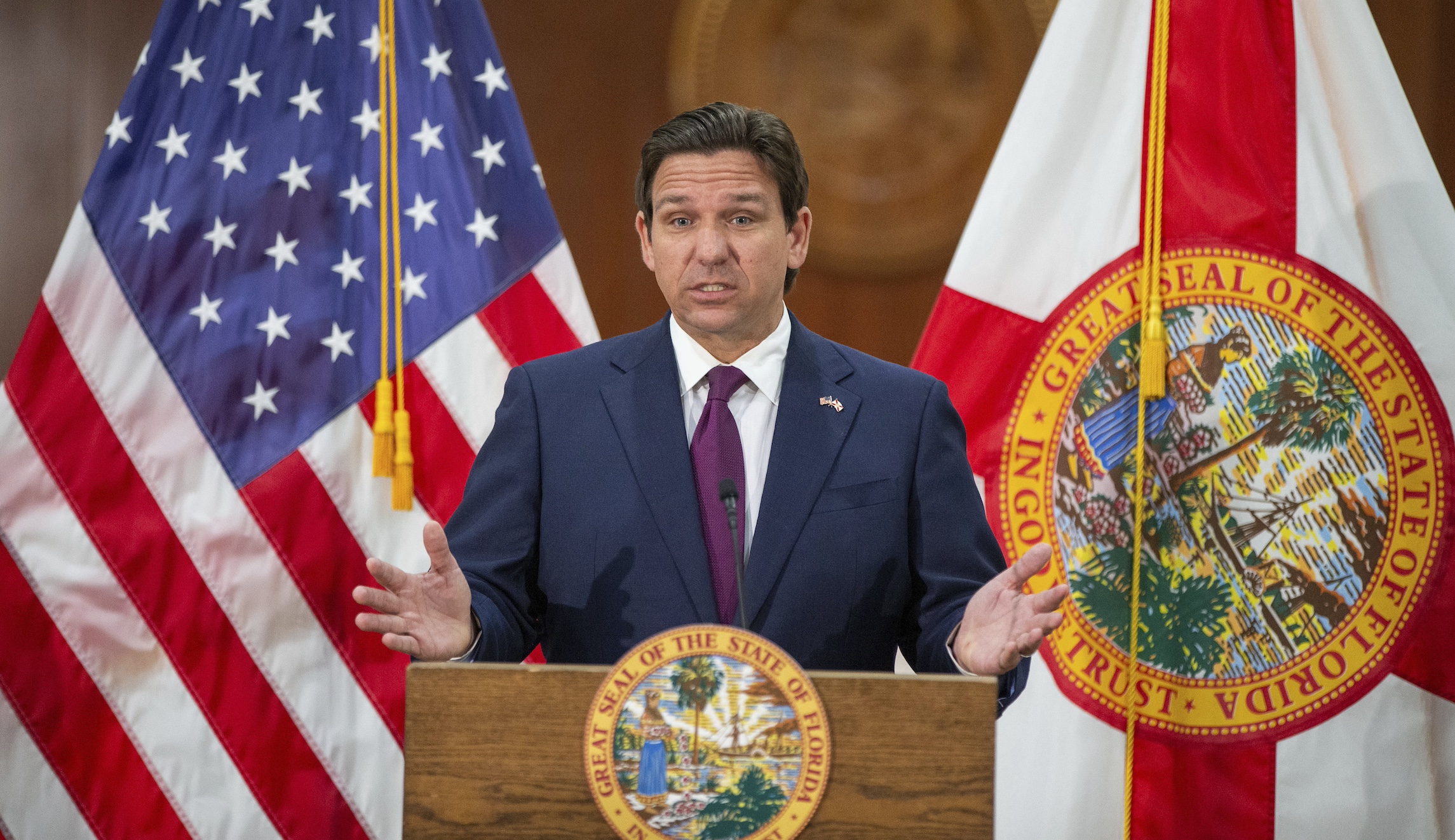  DeSantis strengthens penalties for illegal immigrants caught living in Florida 