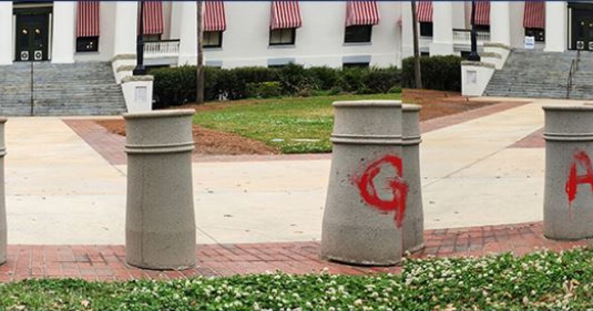  Two arrested for vandalizing Florida Capitol 