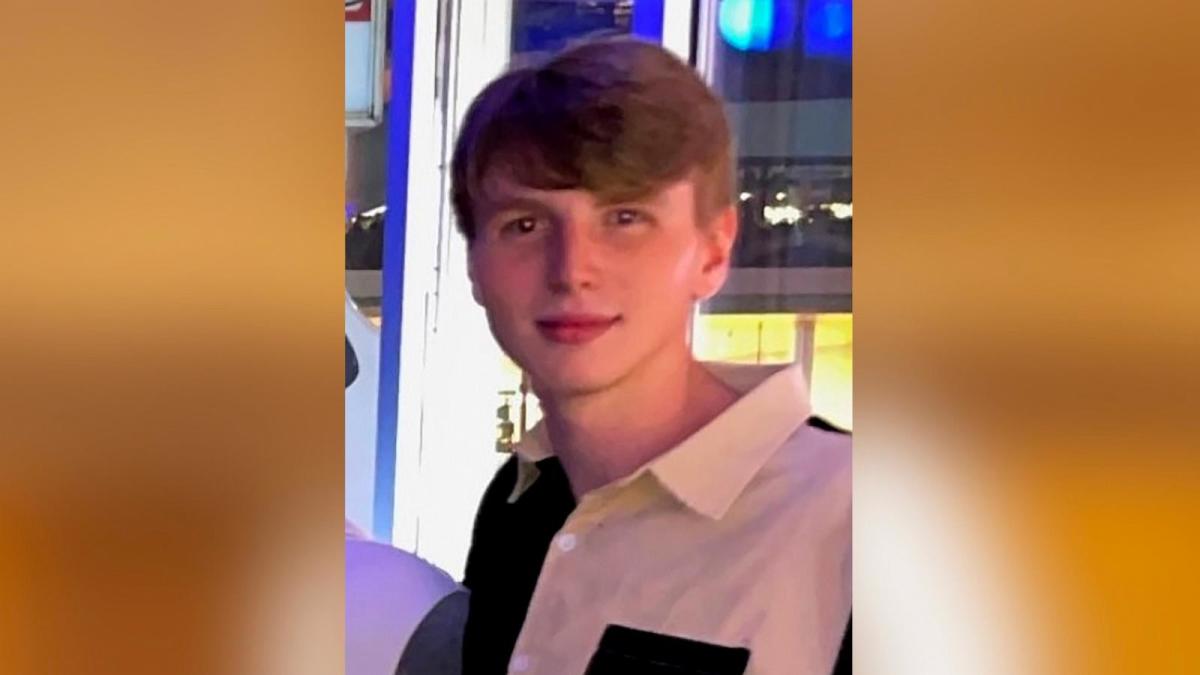  Riley Strain's family, friends gather at funeral 1 week after college student's body found in Nashville river 