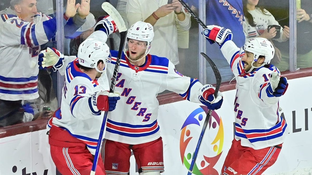  NHL roundup: Rangers hit milestones in win over Coyotes 