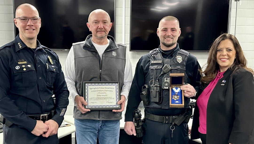  Union Pacific Engineering Employee Honored by Springfield Police for Lifesaving Effort 