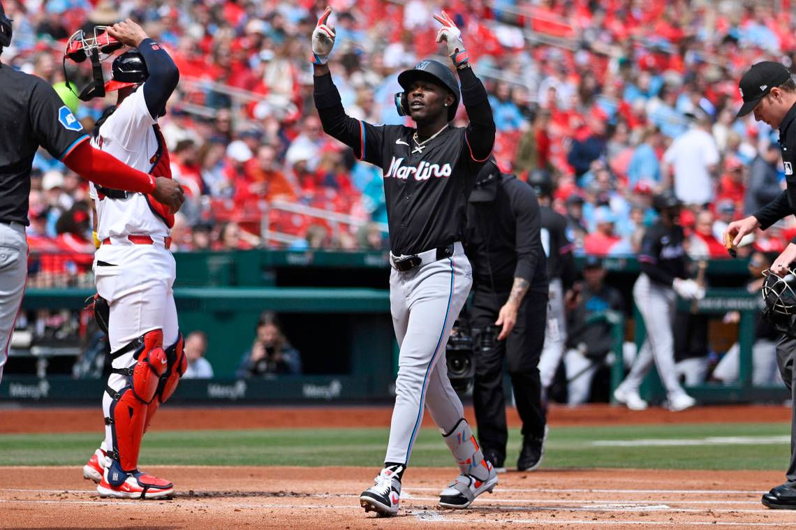  A win: Miami Marlins dominate Cardinals in series finale to snap 0-9 start to season 