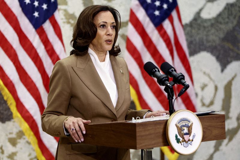  US VP Harris visits Minnesota abortion clinic in historic first 