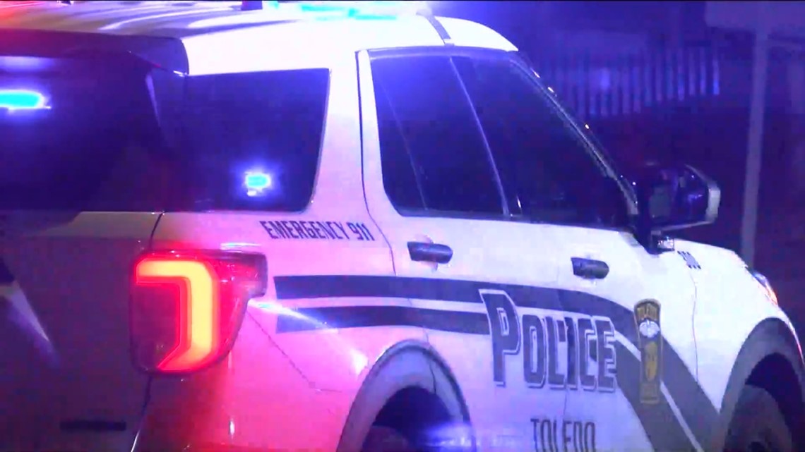  TPD: Teen shot in parking lot outside west Toledo business 