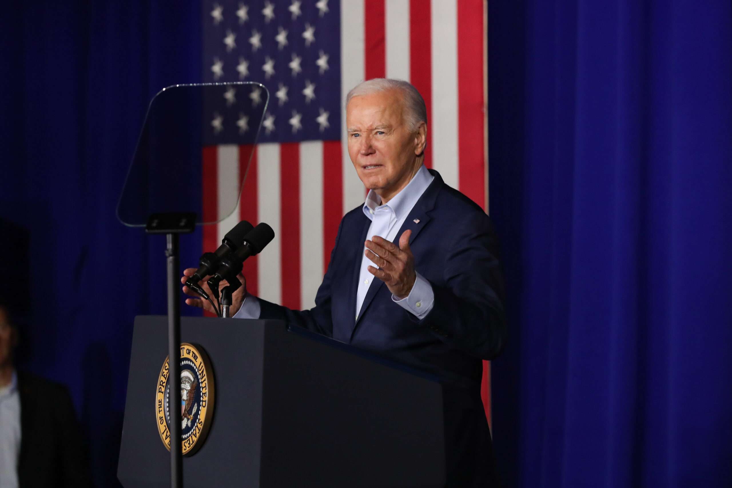  Biden Opposes Bill That Would Keep Cops and Feds From Buying Your Data 