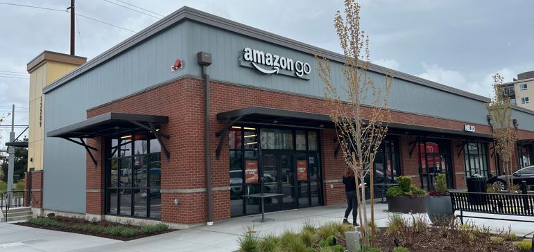  Inside the Store: Amazon Go’s new suburban format 
