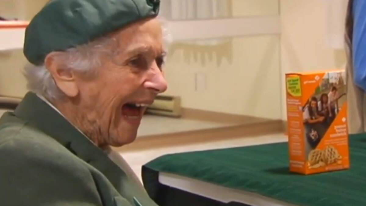  98-Year-Old Girl Scout Has Been Selling Cookies Since She Was Ten 