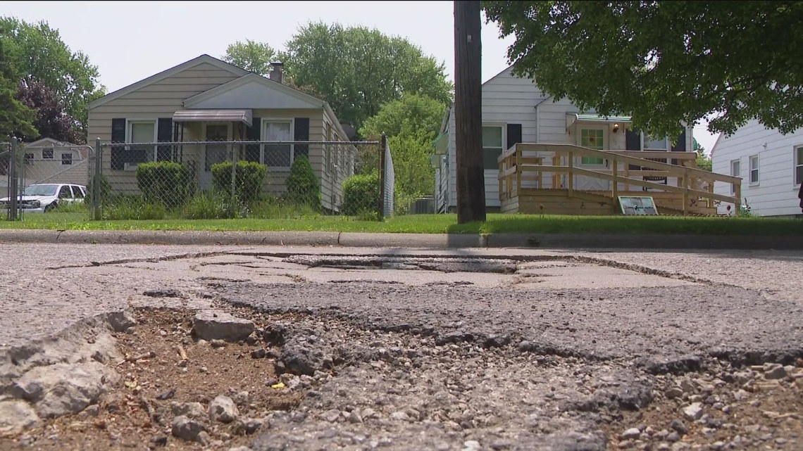  City of Toledo provides update on potholes as weather warms 
