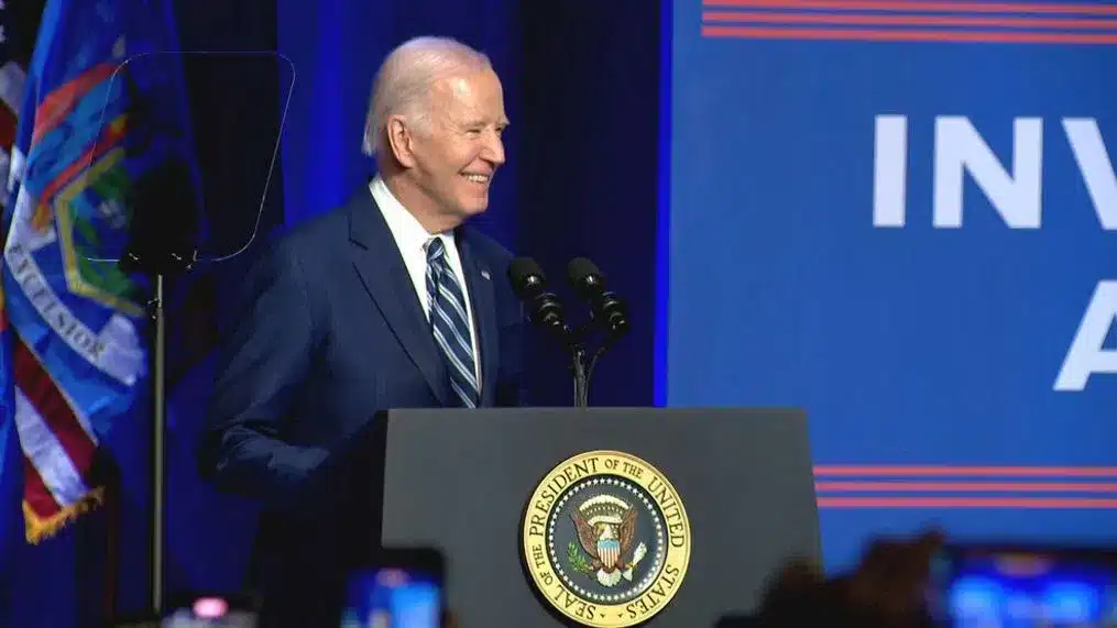   
																President Biden talks $6.1 billion Micron funding while in Syracuse 
															 