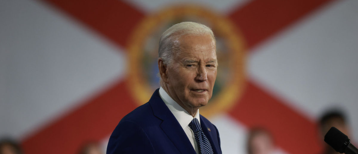  FACT CHECK: Was John Mellencamp Booed Off Stage For Supporting Joe Biden? 