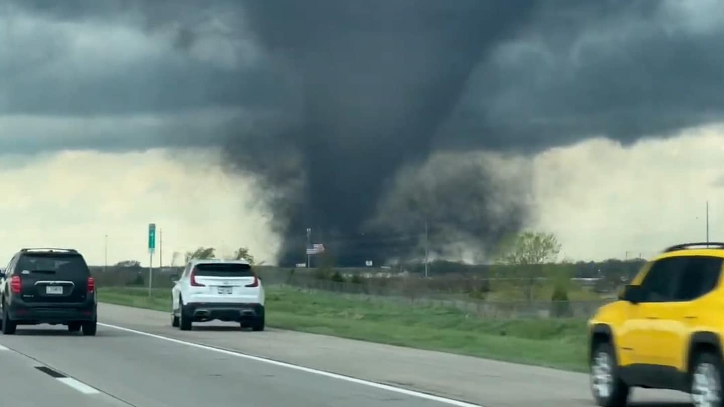  Violent tornadoes wreak destruction in Nebraska and Iowa 