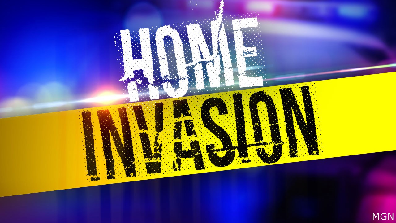  Warner Robins Police searching for 2 suspects after man held at gunpoint during home invasion - 41NBC News 