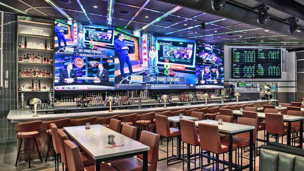   
																DraftKings to open sports-betting restaurant and bar in the Short North on May 9 
															 