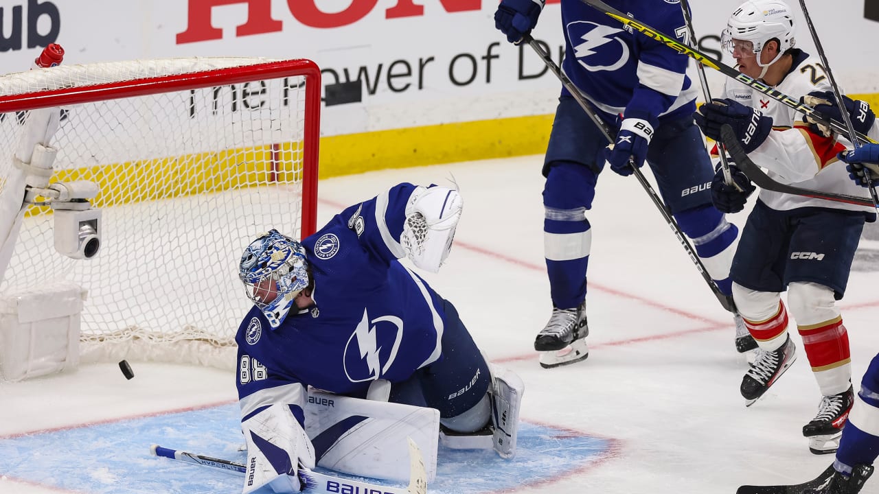  Lightning unable to hold lead, face elimination after Game 3 loss 