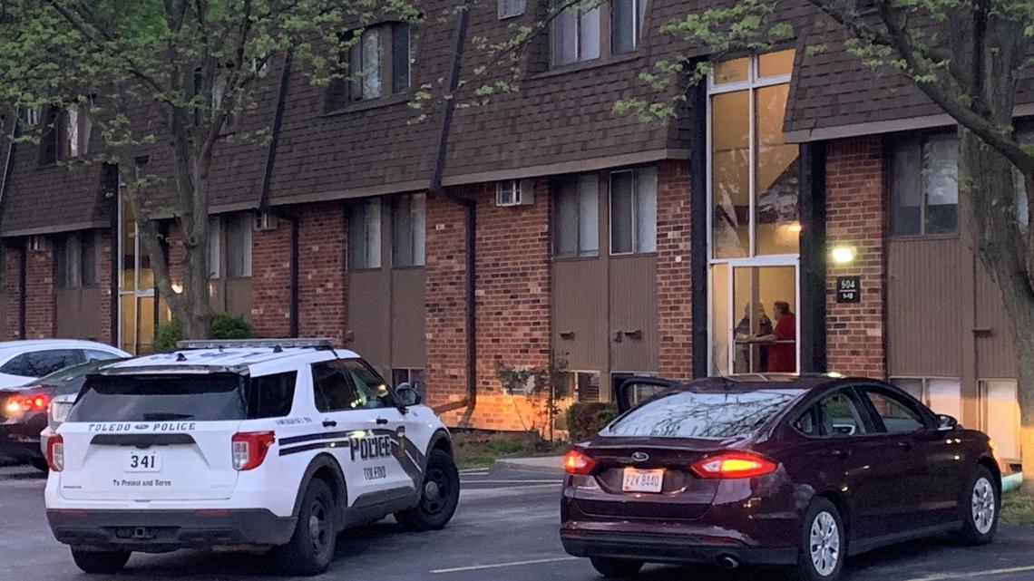  Person taken to hospital after west Toledo apartment shooting 