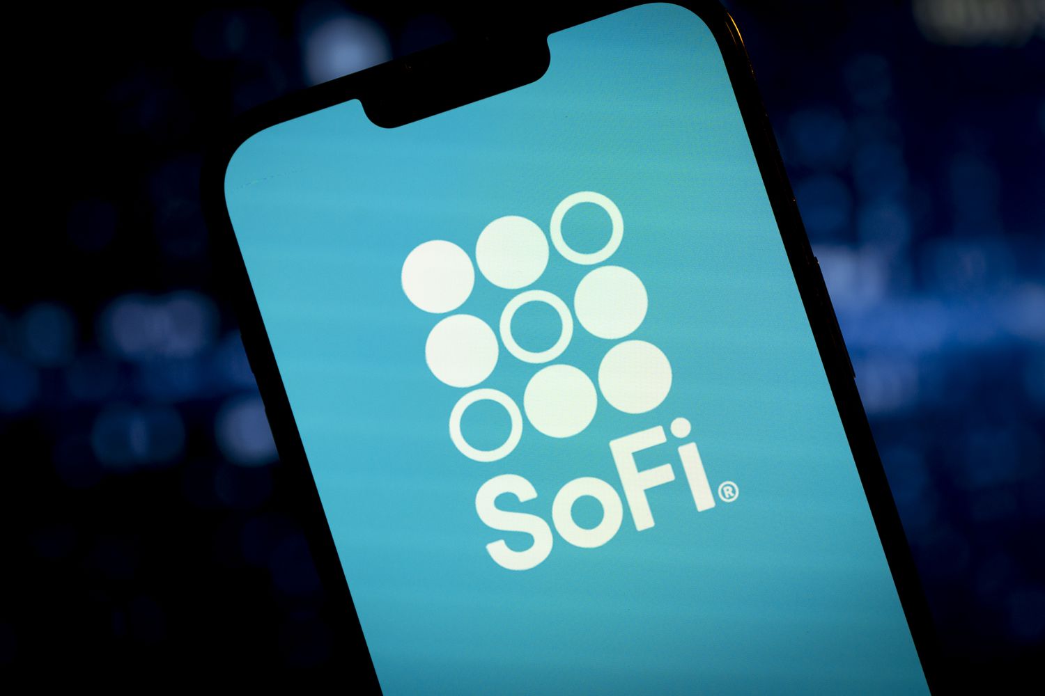  SoFi Technologies Stock Falls 10% Following Weak Guidance 