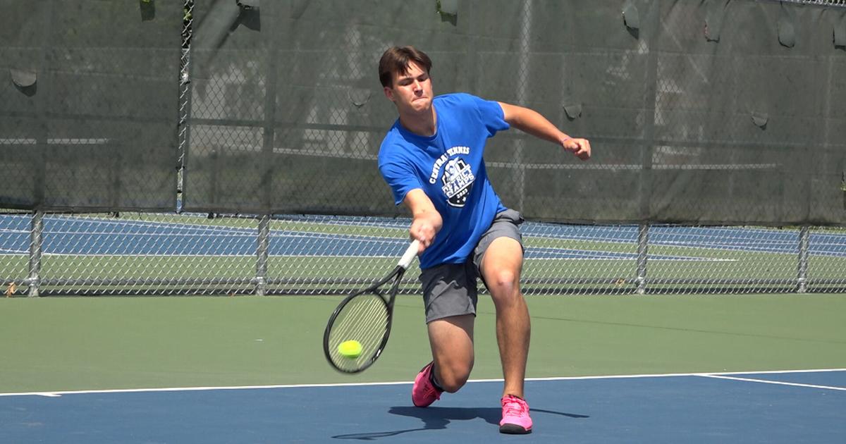  Central tennis player Kevin Poggemiller advances to state in singles 
