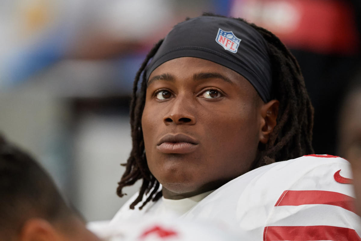  49ers cut LB Reuben Foster after arrest on domestic violence charge in Florida 