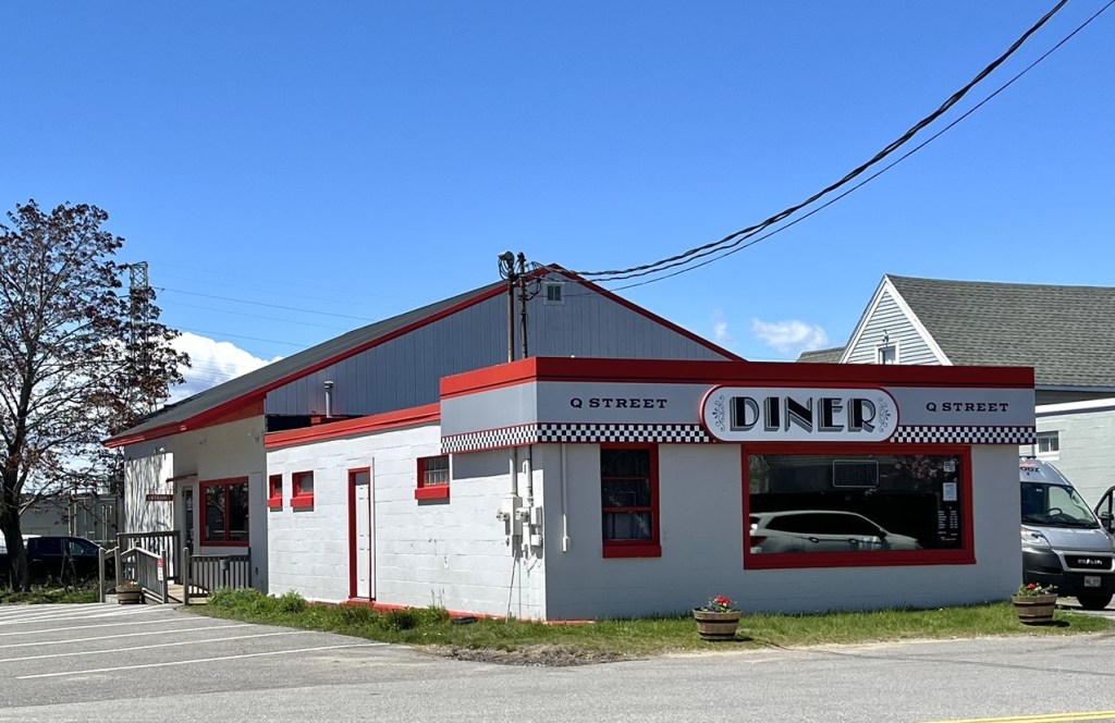  Former police chief sues Q Street Diner in South Portland after a fall 