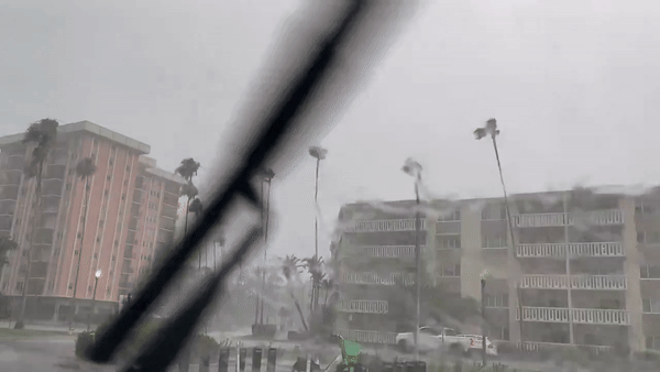  Rain Batters Tampa Area as Storms Move Across Florida 