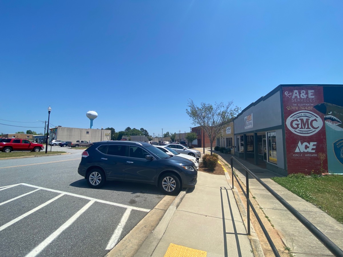  Warner Robins receives $1 million grant for Commercial Circle redevelopment, cleanup 
