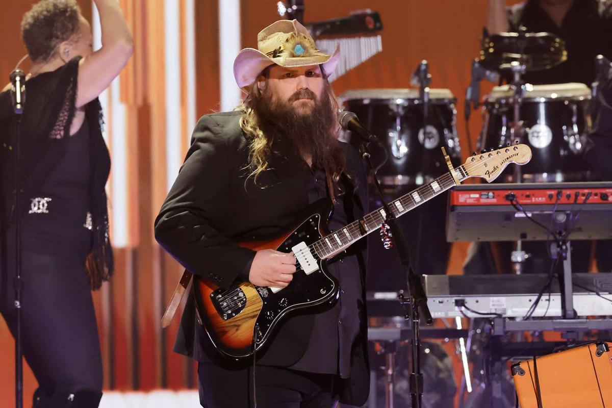  Chris Stapleton Postpones Outdoor New York Concert Due to Poor Air Quality Caused by Canada Wildfires 