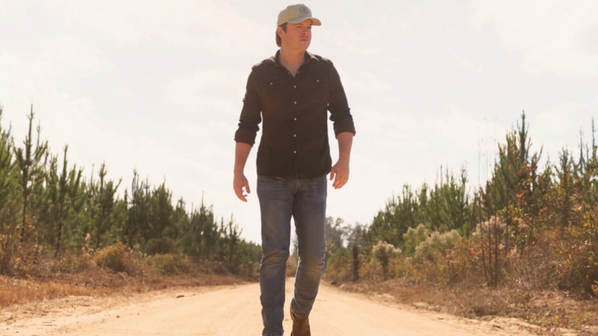  Travis Denning takes the wheel on new album ‘Roads That Go Nowhere’ 