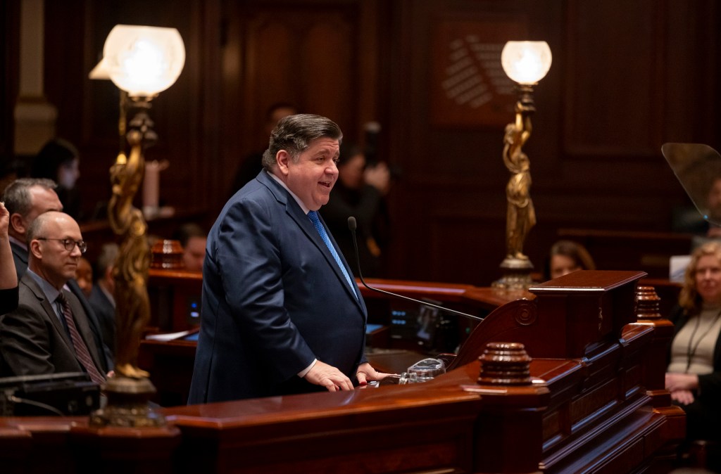  Illinois Senate approves budget with $750 million in tax hikes 