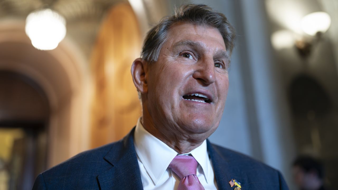  West Virginia Sen. Joe Manchin files as independent, leaves Democratic Party 