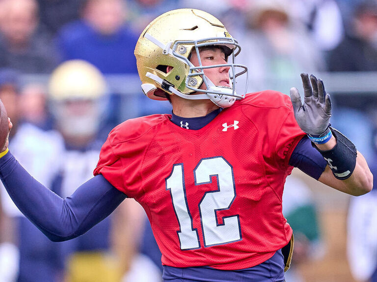  Buchner returning to Notre Dame football as walk-on WR 