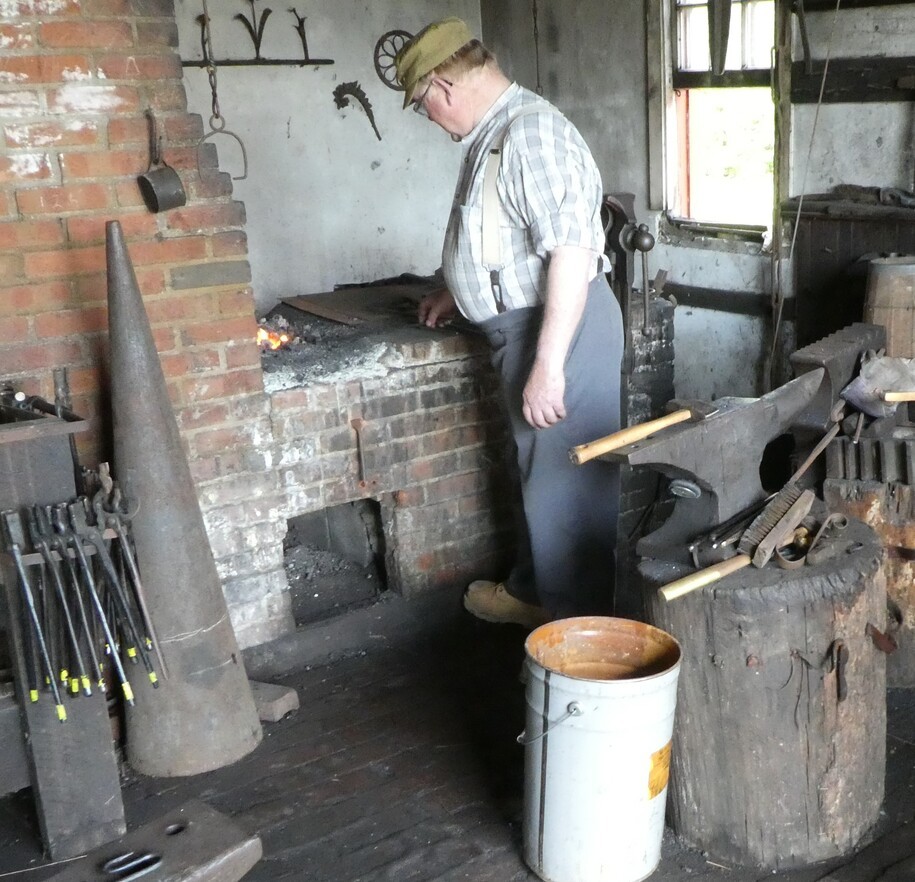  Museums 401: The blacksmith shop (photo diary) 