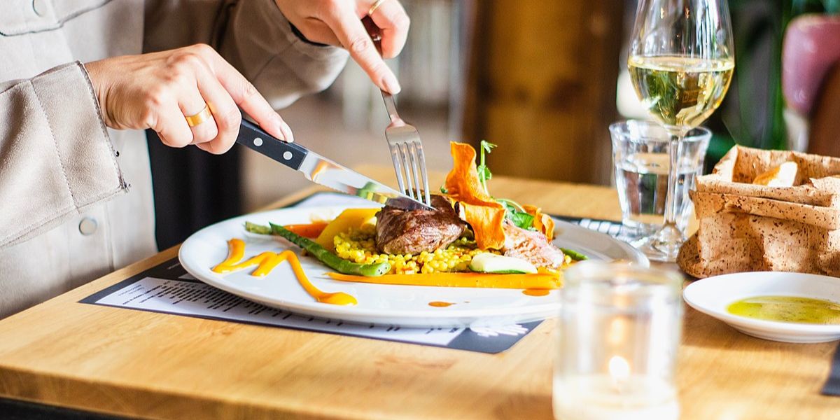   
																Feast Your Way: Utica’s Top 5 Restaurants for Foodies 
															 
