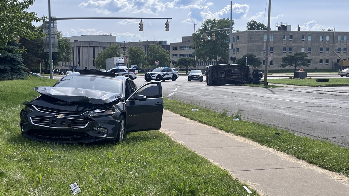  Two hospitalized after rollover crash in north Toledo 