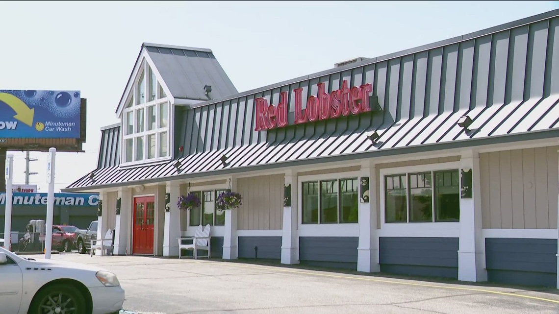 'No more endless shrimp': Restaurant-goers react to possible closure of all Red Lobsters in northwest Ohio 