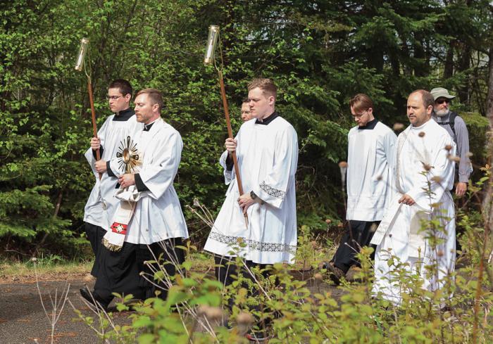  Seminarians discern a closer walk with Jesus traveling the National Eucharistic Pilgrimage 