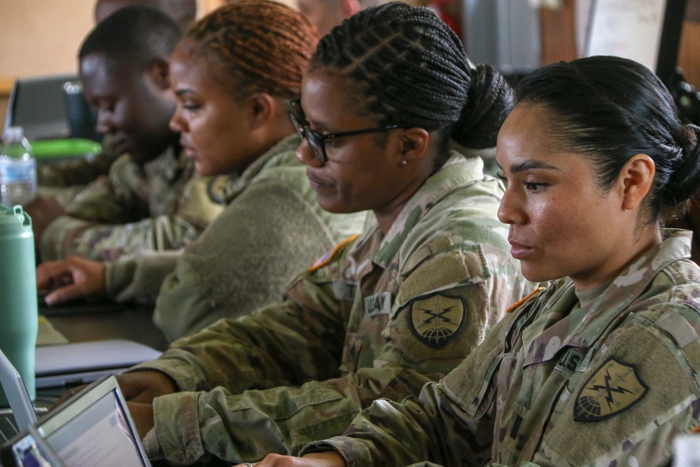  123rd CPB Soldiers conduct re-certification of Army cyber protection teams [Image 3 of 3] 