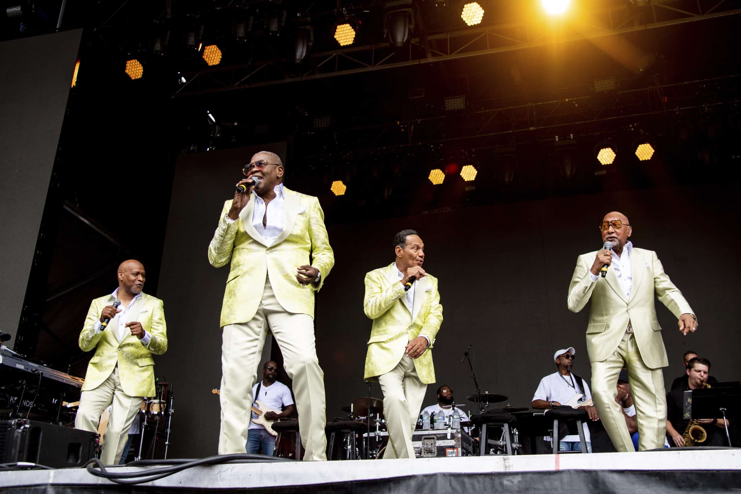  Singer sues hospital, says staff thought he was mentally ill, wasn’t member of Four Tops 